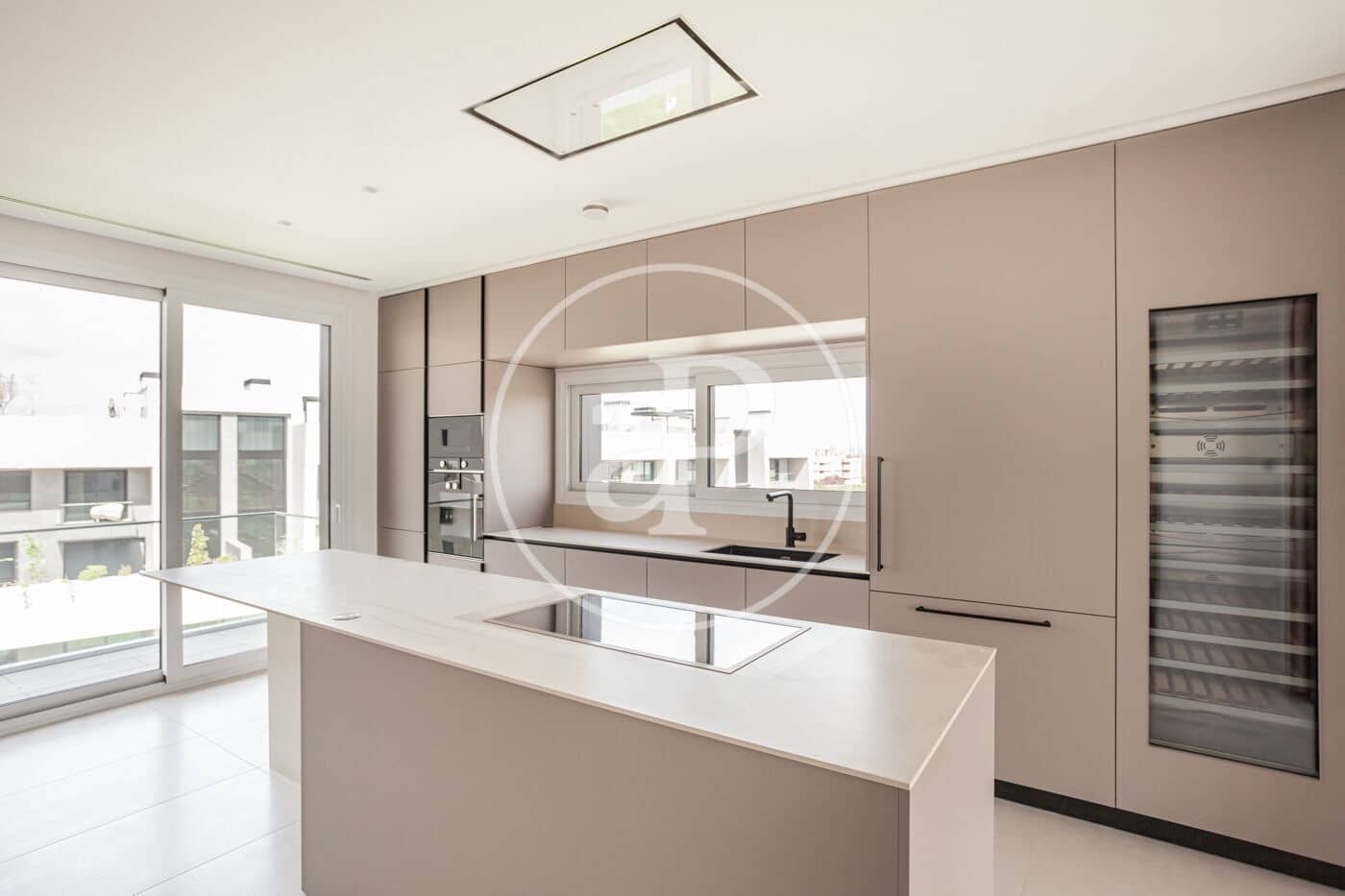 5 soveværelse Lejlighed til leje i Pozuelo de Alarcon med swimmingpool - € 18.000 (Ref: 9118970)