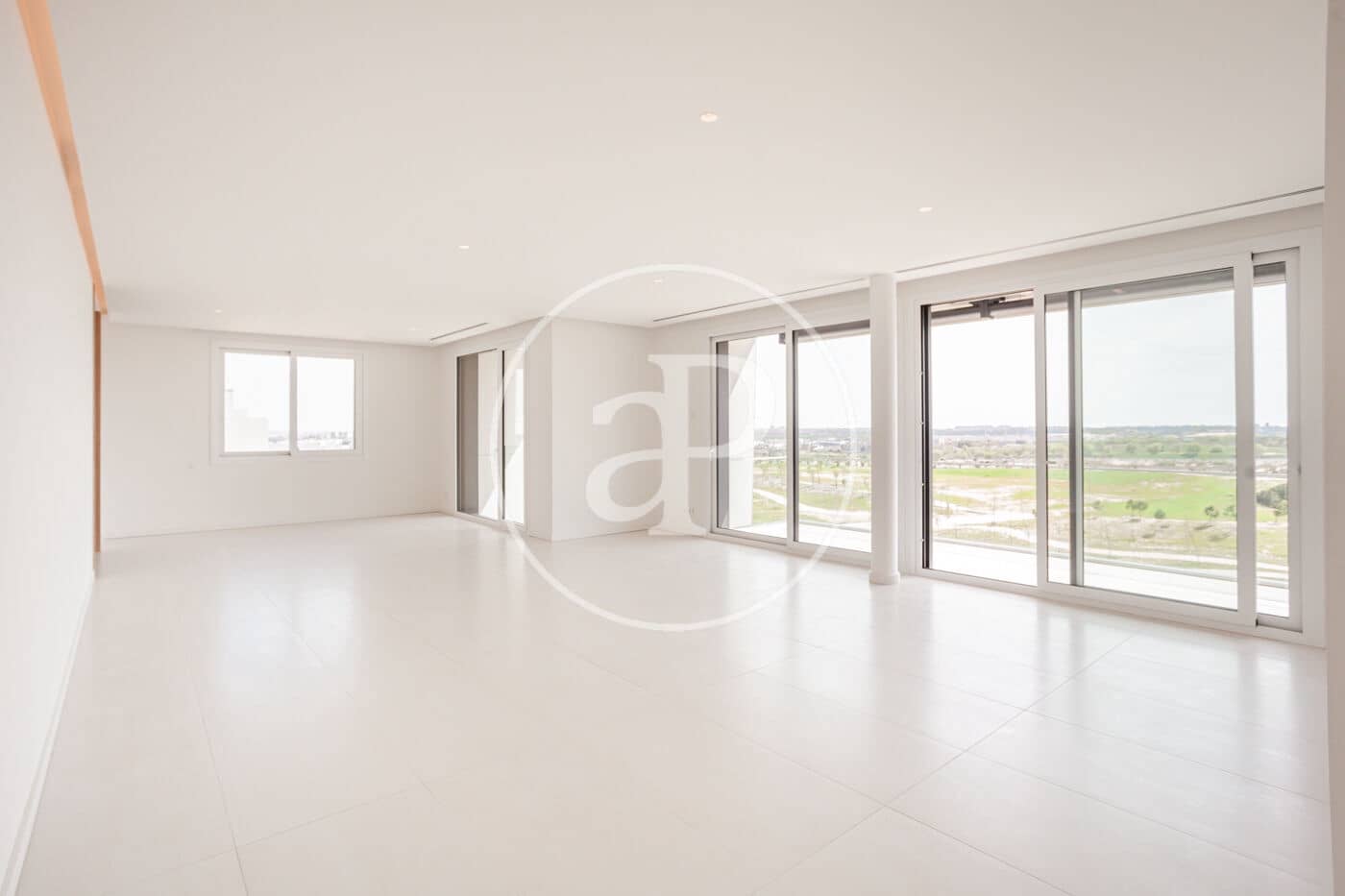 5 soveværelse Lejlighed til leje i Pozuelo de Alarcon med swimmingpool - € 18.000 (Ref: 9118970)