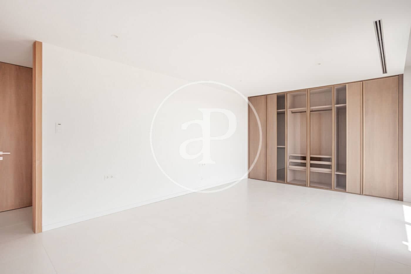 5 soveværelse Lejlighed til leje i Pozuelo de Alarcon med swimmingpool - € 18.000 (Ref: 9118970)