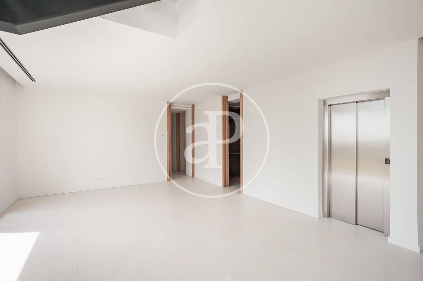 5 soveværelse Lejlighed til leje i Pozuelo de Alarcon med swimmingpool - € 18.000 (Ref: 9118970)