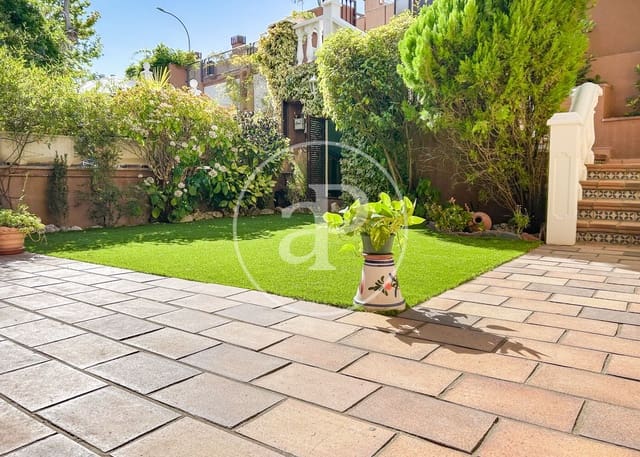 6 soveværelse Villa til salg i Alameda de Osuna, Madrid by med swimmingpool - € 1.080.000 (Ref: 9125358)