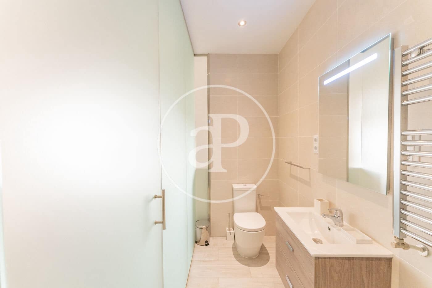 3 quarto Apartamento para arrendar em Madrid cidade - 3 300 € (Ref: 9125359)