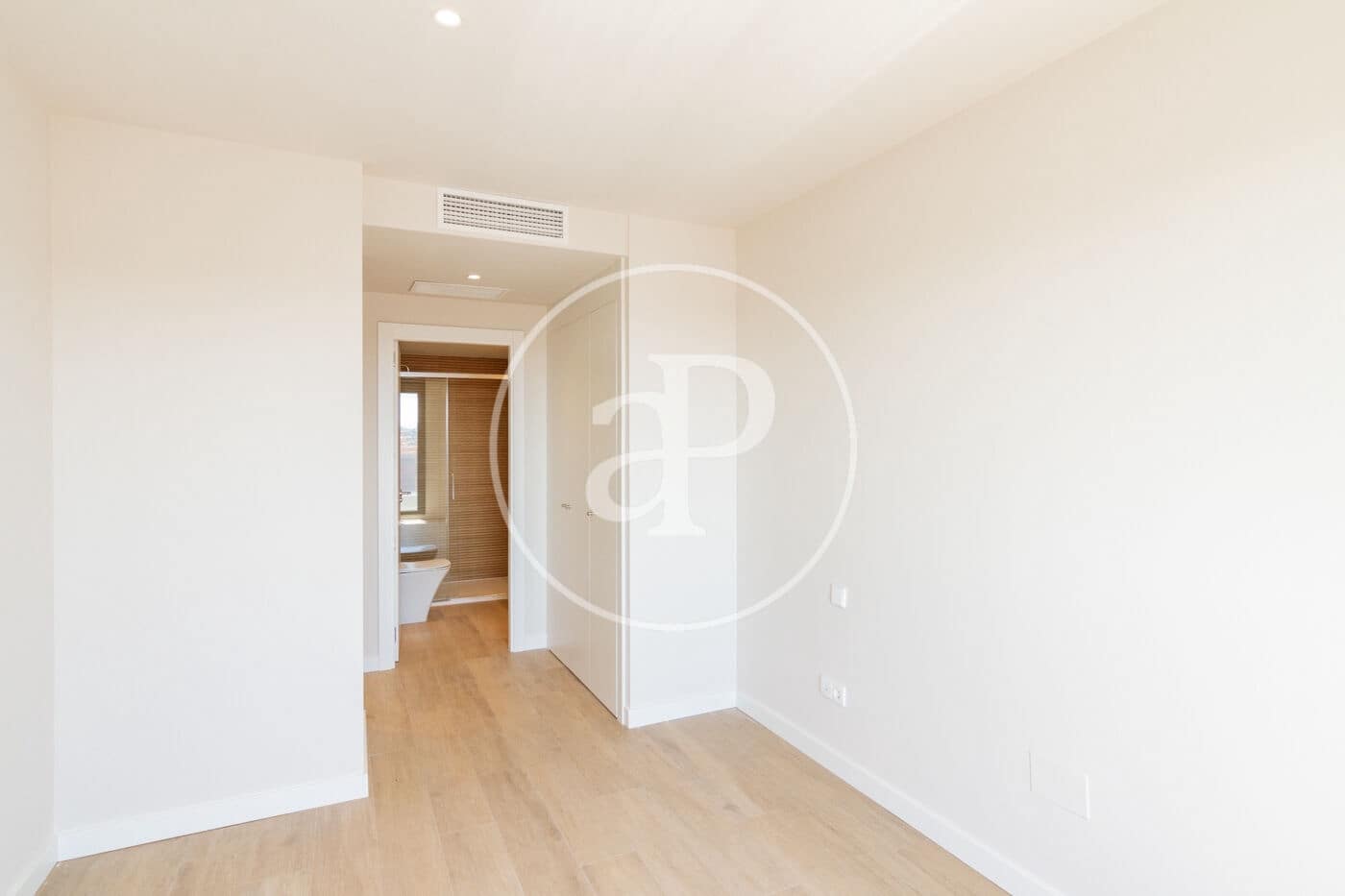 1 soveværelse Lejlighed til leje i Madrid by med swimmingpool - € 1.425 (Ref: 9125366)