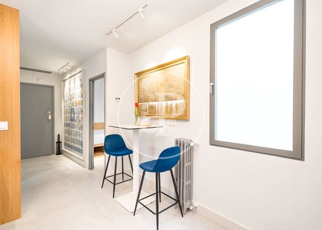 Apartamento de 5 habitaciones en Palacio, Madrid ciudad en venta - 850.000 € (Ref: 9126911)