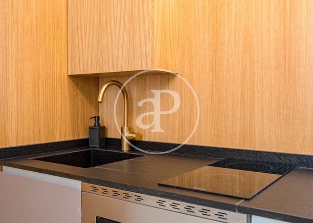 Apartamento de 5 habitaciones en Palacio, Madrid ciudad en venta - 850.000 € (Ref: 9126911)