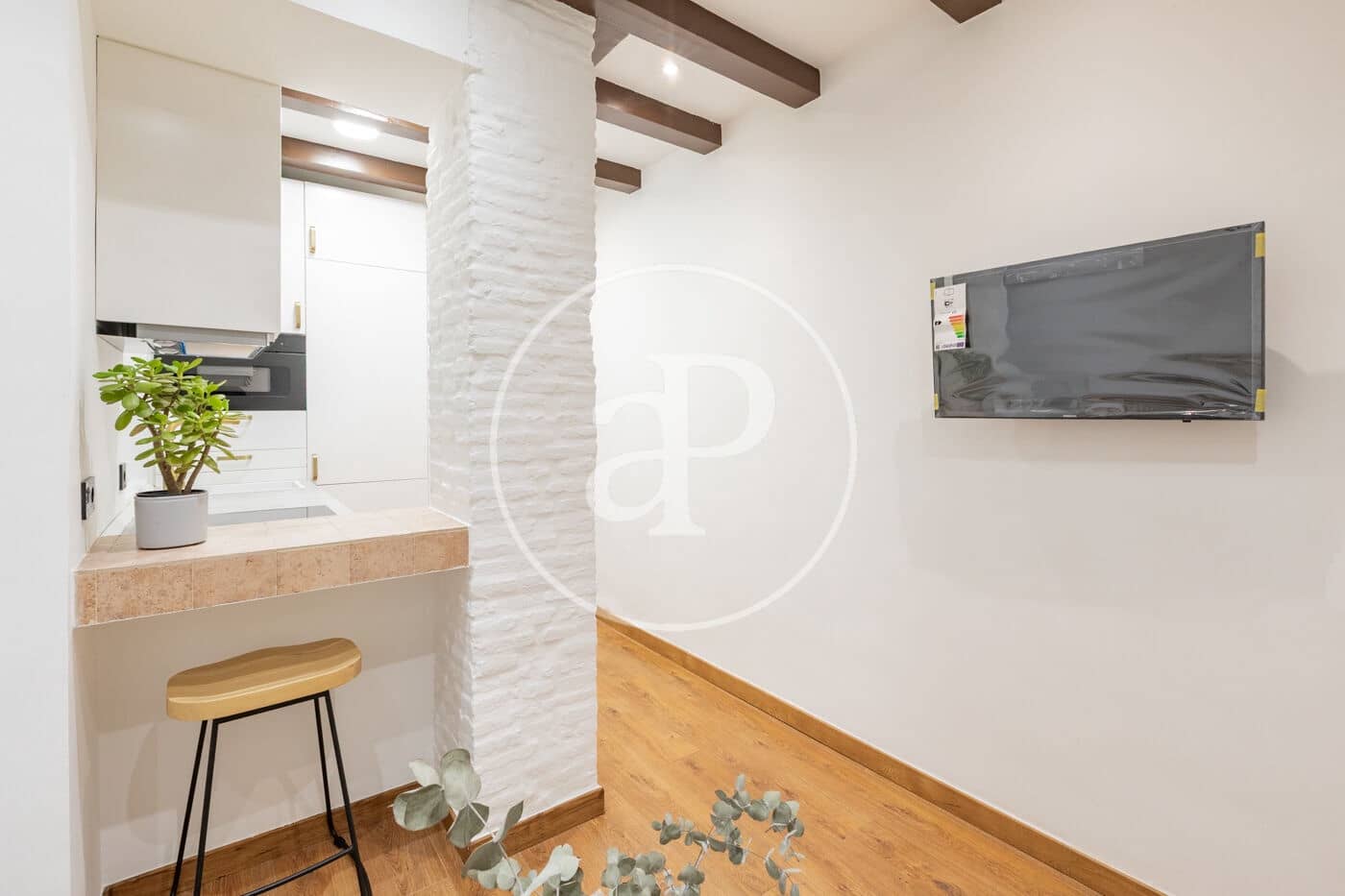 1 quarto Apartamento para arrendar em Madrid cidade - 1 300 € (Ref: 9128573)