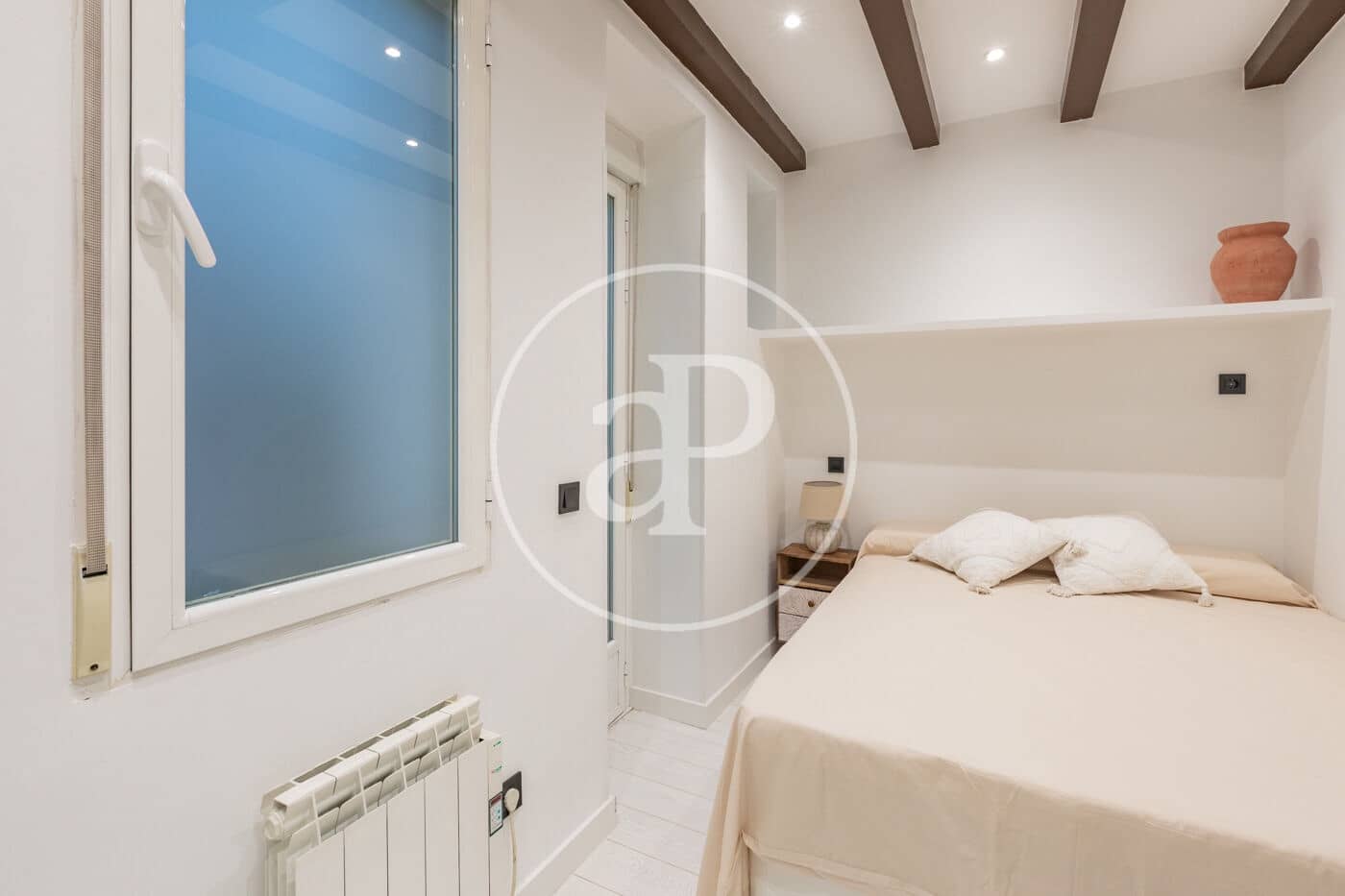 1 quarto Apartamento para arrendar em Madrid cidade - 1 300 € (Ref: 9128573)