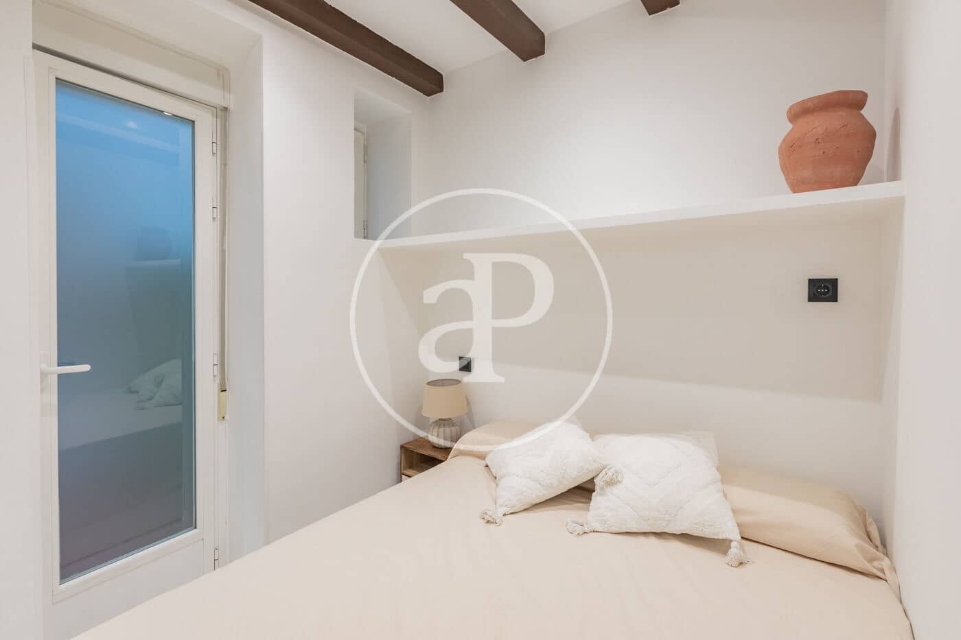 1 quarto Apartamento para arrendar em Madrid cidade - 1 300 € (Ref: 9128573)