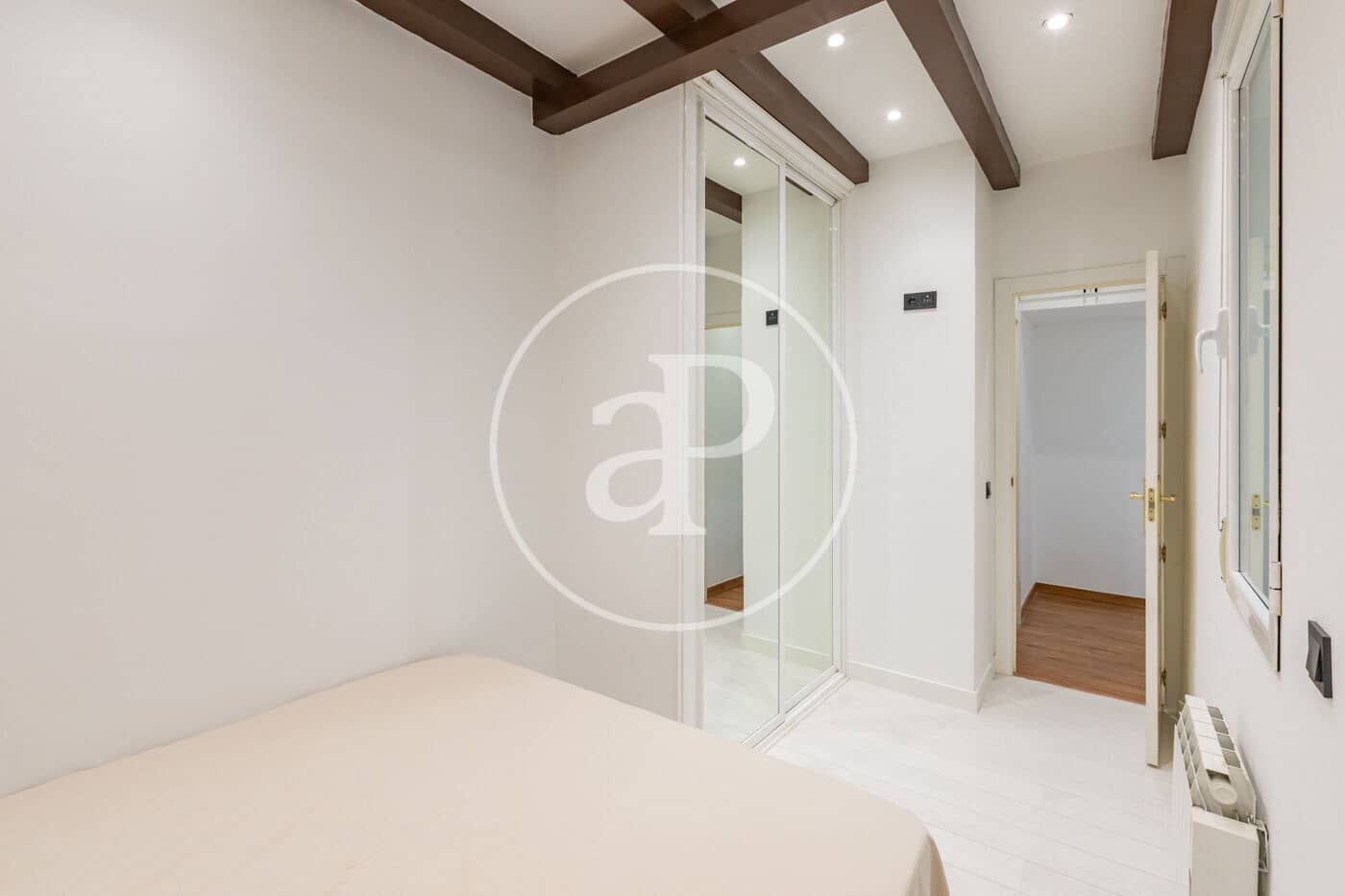 1 quarto Apartamento para arrendar em Madrid cidade - 1 300 € (Ref: 9128573)