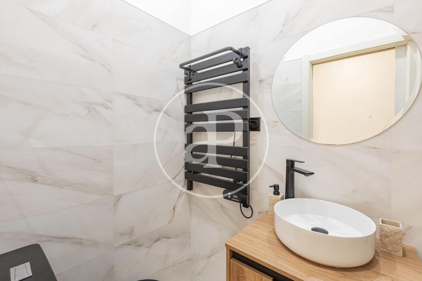 1 quarto Apartamento para arrendar em Madrid cidade - 1 300 € (Ref: 9128573)