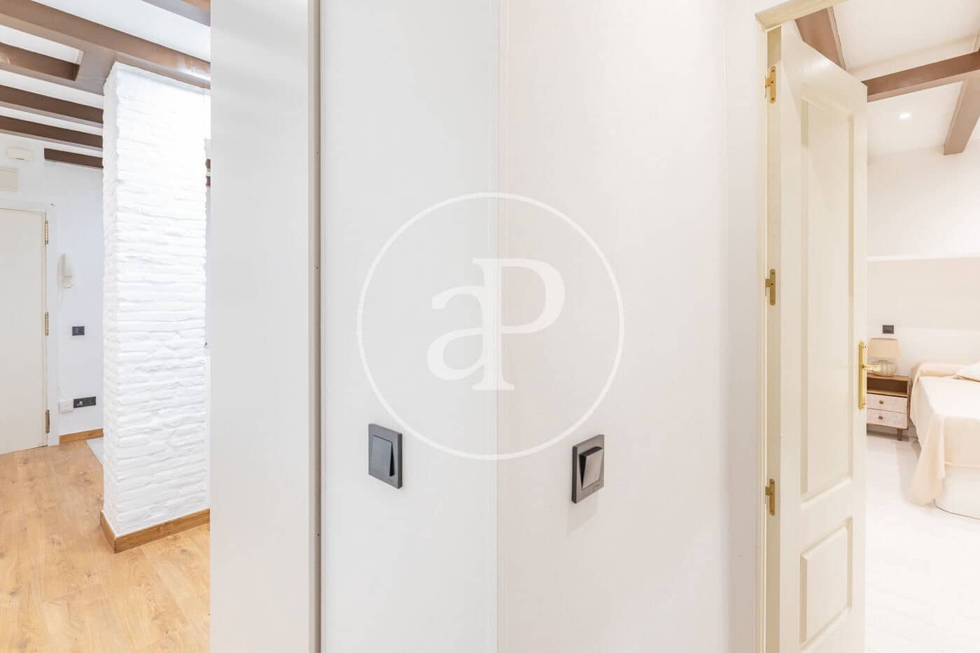 1 quarto Apartamento para arrendar em Madrid cidade - 1 300 € (Ref: 9128573)