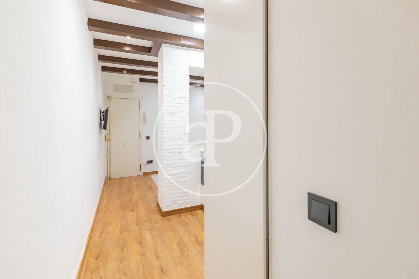 1 quarto Apartamento para arrendar em Madrid cidade - 1 300 € (Ref: 9128573)