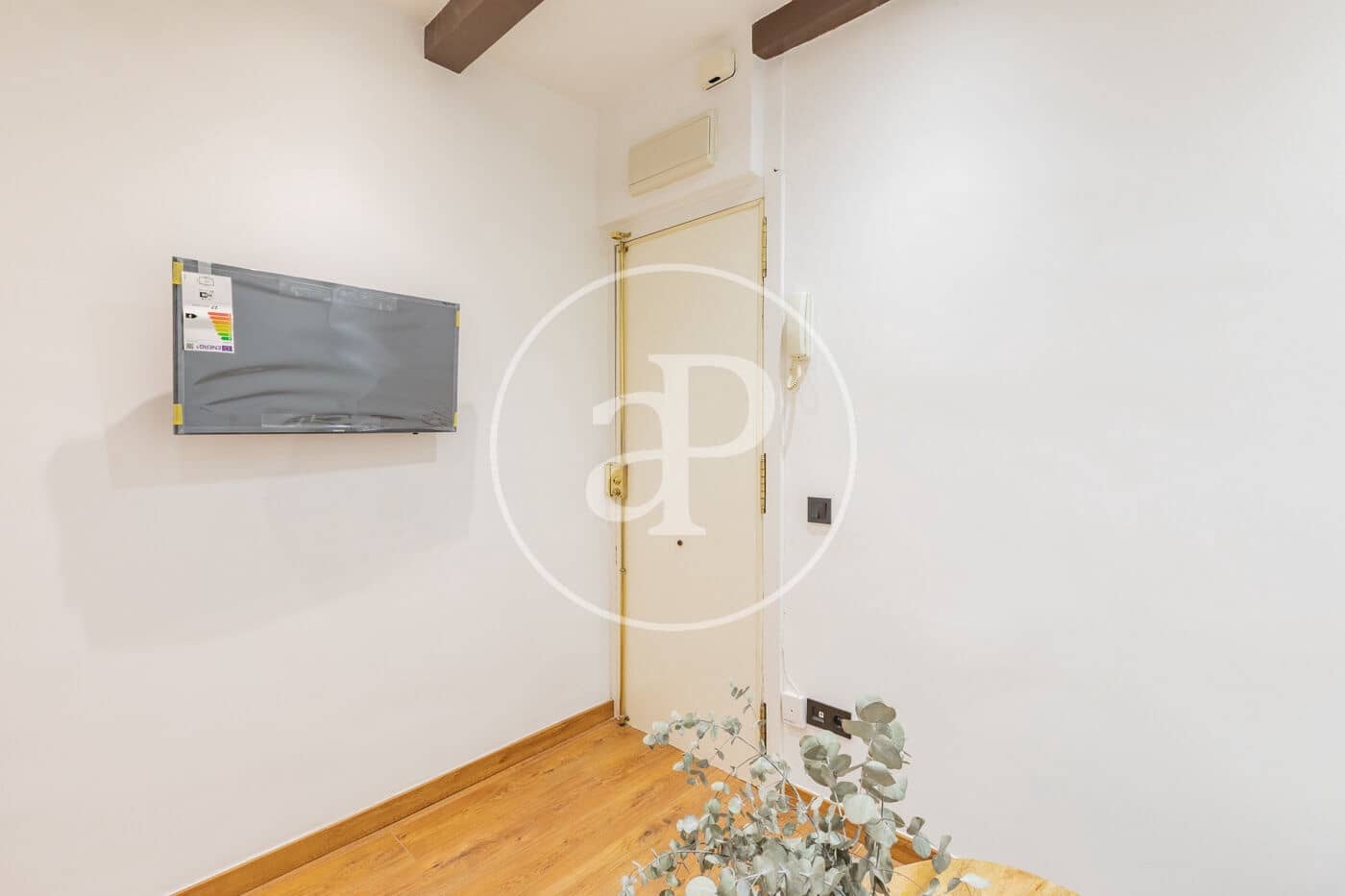 1 quarto Apartamento para arrendar em Madrid cidade - 1 300 € (Ref: 9128573)