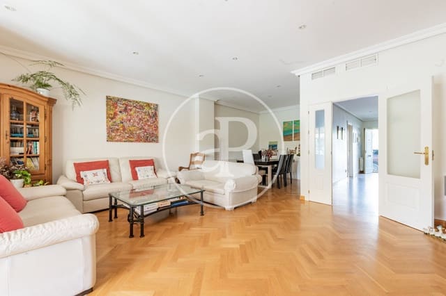 8 soveværelse Villa til salg i San Sebastián de los Reyes med swimmingpool - € 999.000 (Ref: 9128574)