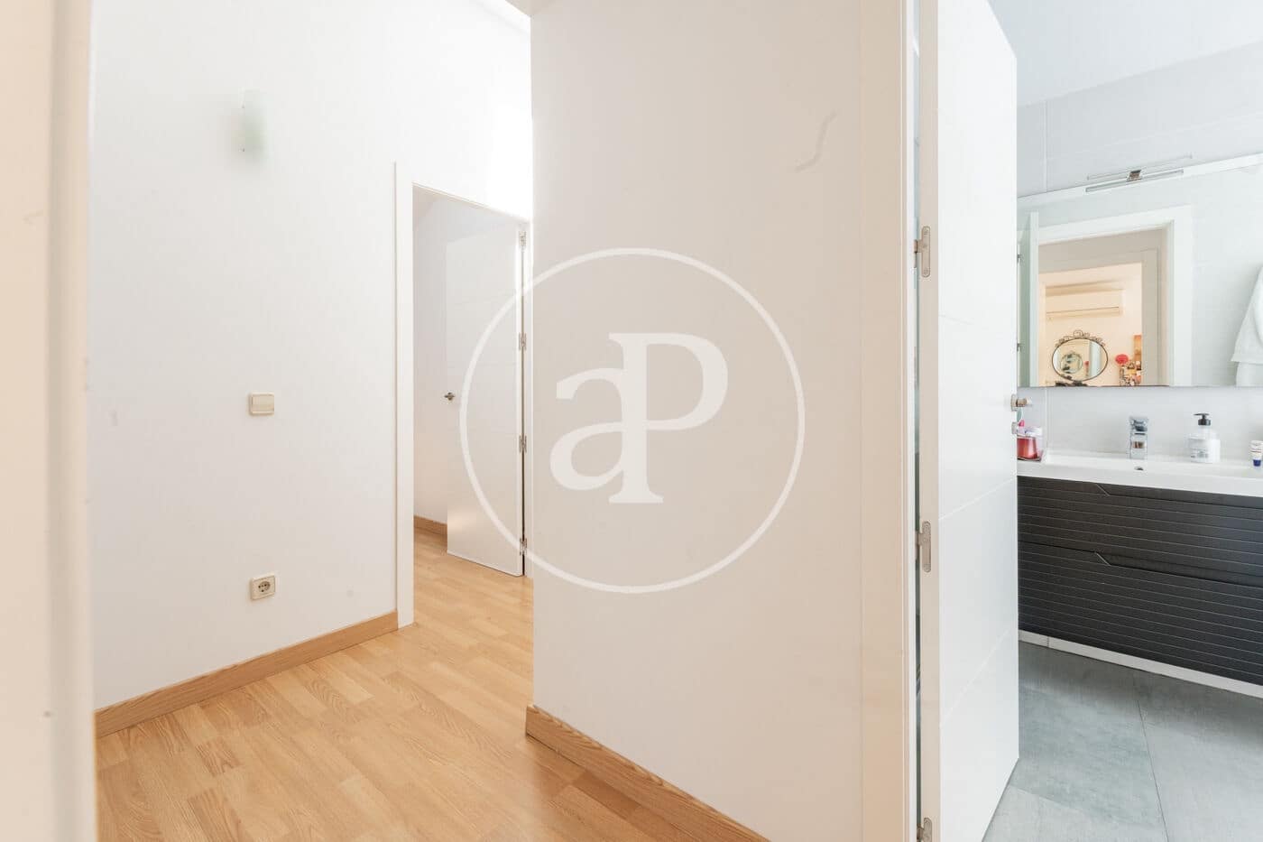 8 sypialnia Willa na sprzedaż w San Sebastian de los Reyes z basenem - 999 000 € (Ref: 9128574)