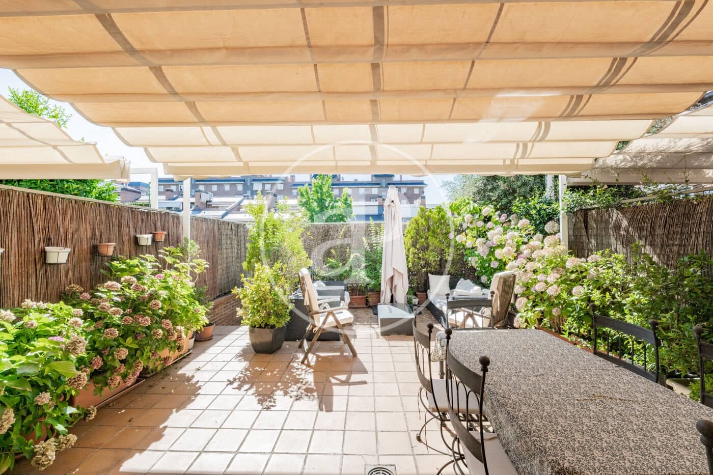 8 sypialnia Willa na sprzedaż w San Sebastian de los Reyes z basenem - 999 000 € (Ref: 9128574)