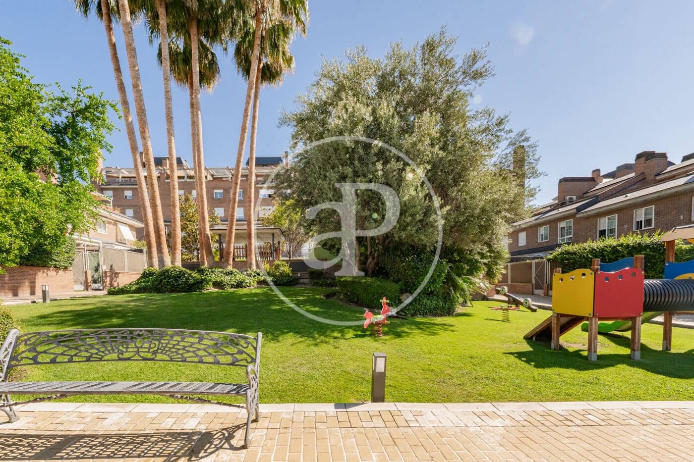 8 sypialnia Willa na sprzedaż w San Sebastian de los Reyes z basenem - 999 000 € (Ref: 9128574)