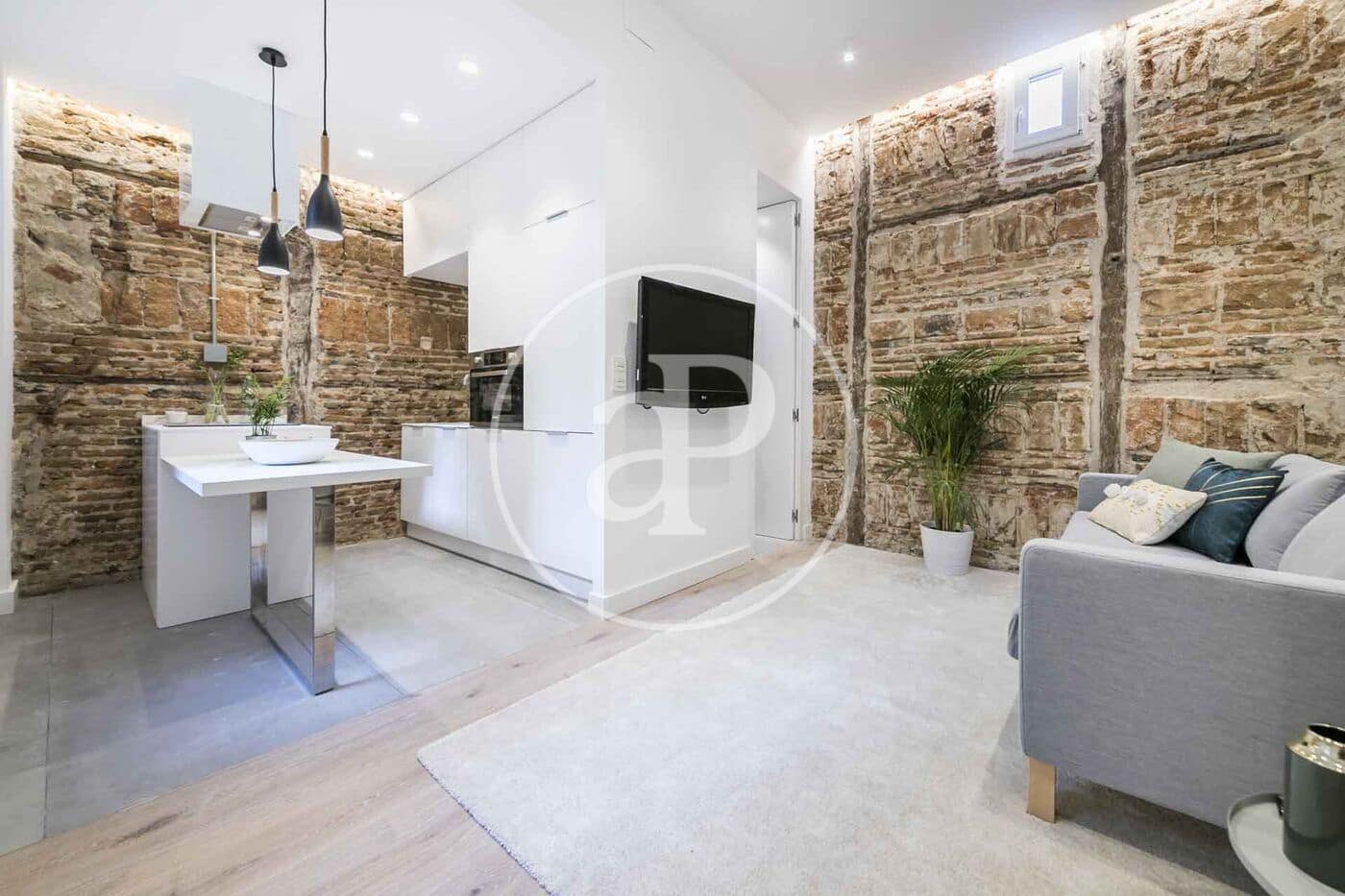 1 slaapkamer Appartement te huur in Madrid stad - € 1.400 (Ref: 9128577)