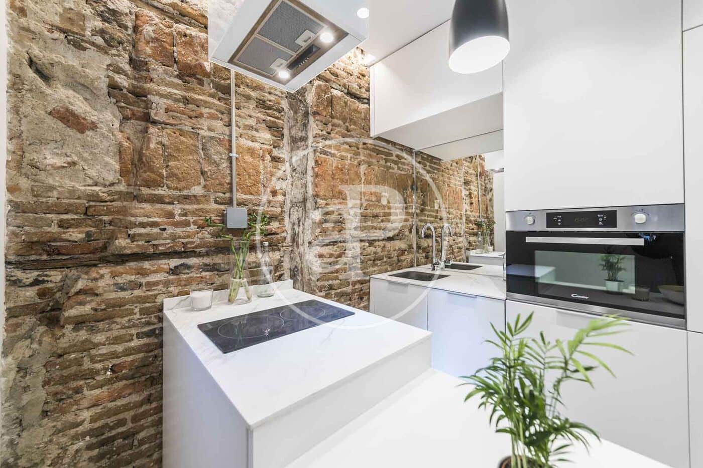 1 slaapkamer Appartement te huur in Madrid stad - € 1.400 (Ref: 9128577)