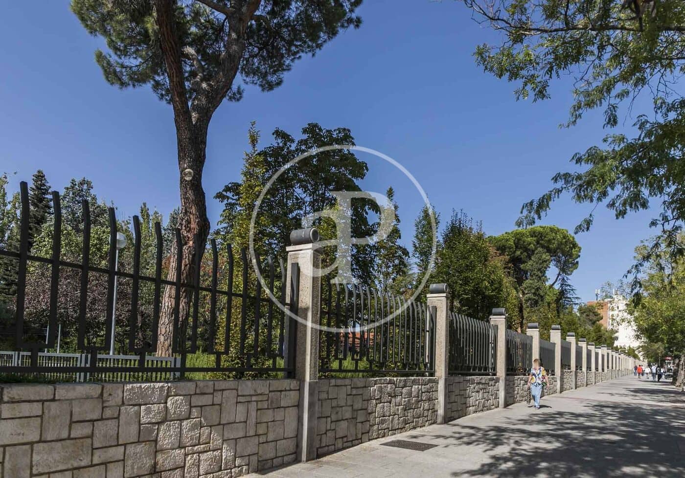 1 slaapkamer Appartement te huur in Madrid stad - € 1.400 (Ref: 9128577)