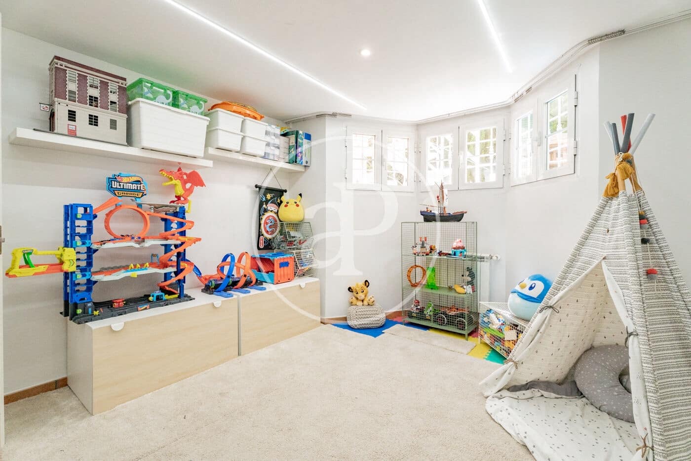 5 soveværelse Villa til salg i Madrid by med swimmingpool - € 1.140.000 (Ref: 9128579)