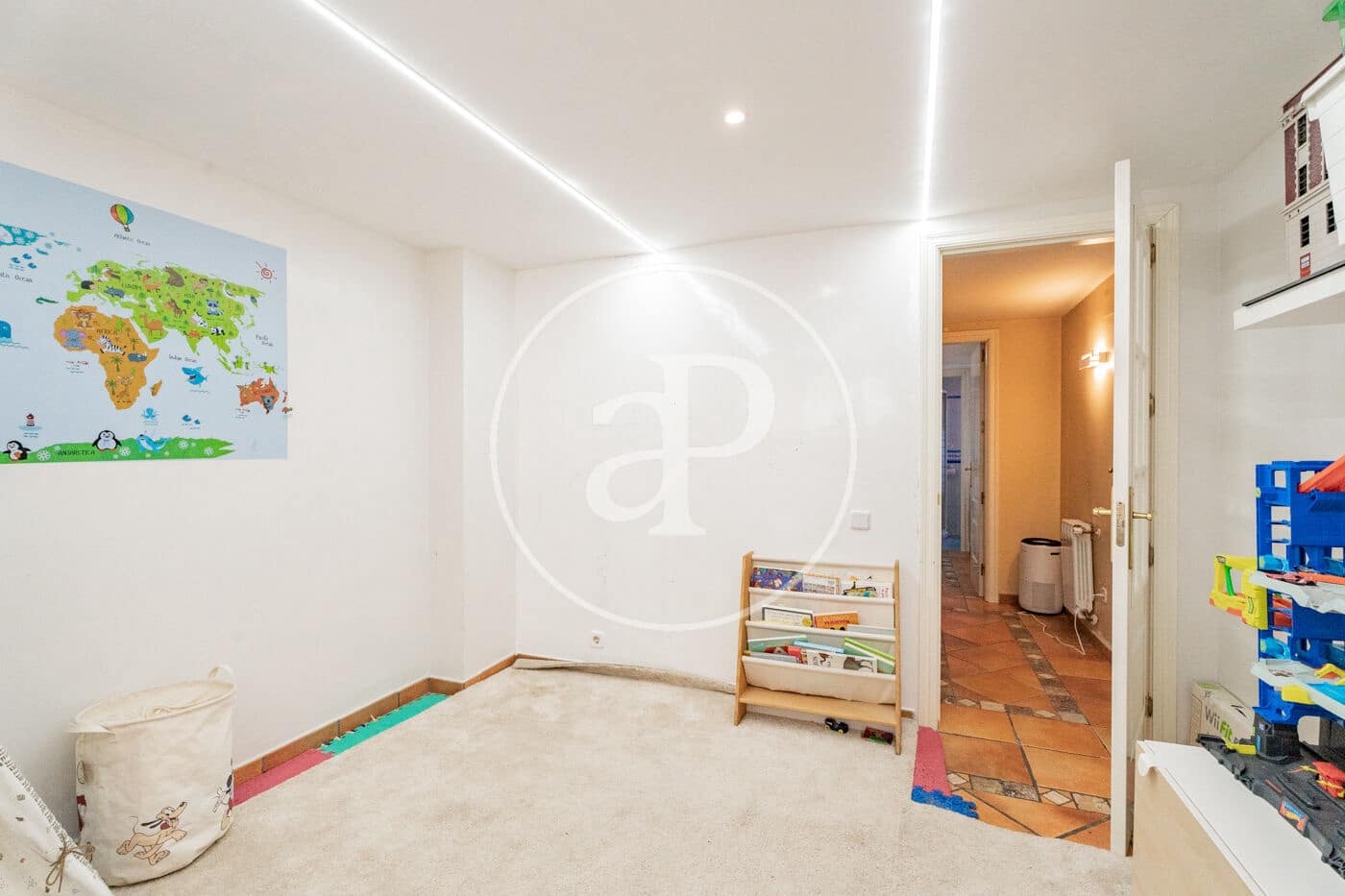 5 soveværelse Villa til salg i Madrid by med swimmingpool - € 1.140.000 (Ref: 9128579)