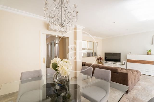 5 Zimmer Villa zu verkaufen in Aravaca, Madrid Stadt mit Pool - 1.140.000 € (Ref: 9128579)