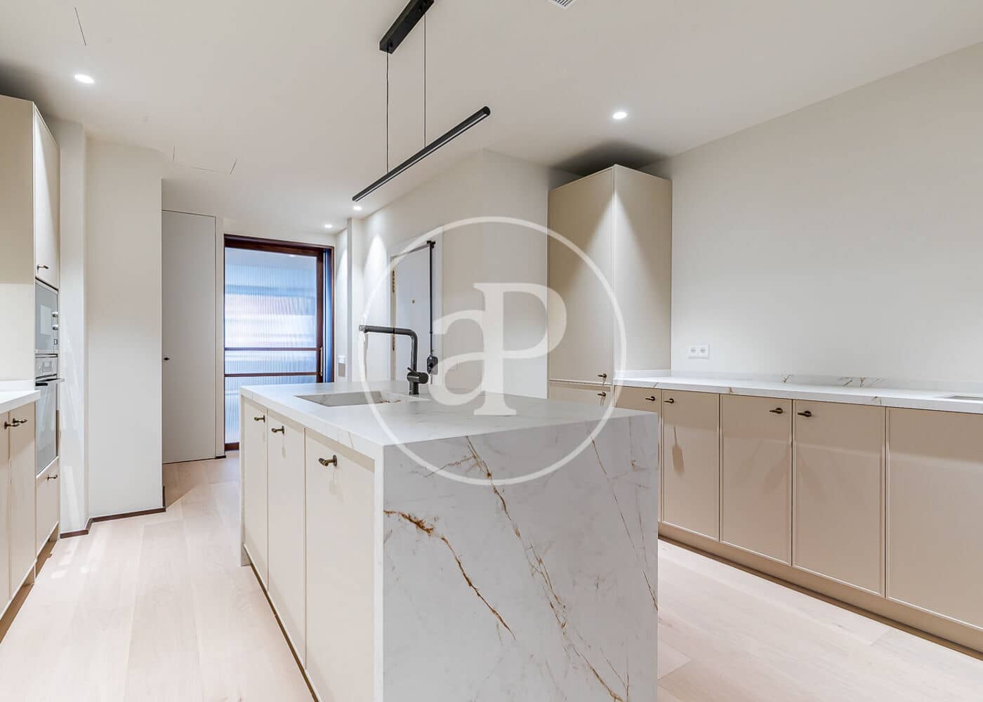 4 bedroom Apartment for sale in Madrid city - € 3,990,000 (Ref: 9132618)