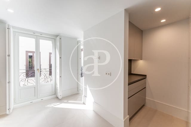 3 soveværelse Lejlighed til leje i Almagro, Madrid by med swimmingpool - € 5.500 (Ref: 9132620)