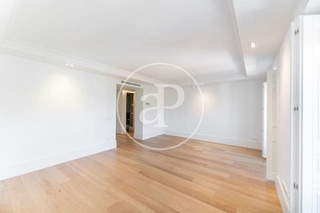 3 soveværelse Lejlighed til leje i Almagro, Madrid by med swimmingpool - € 5.500 (Ref: 9132620)