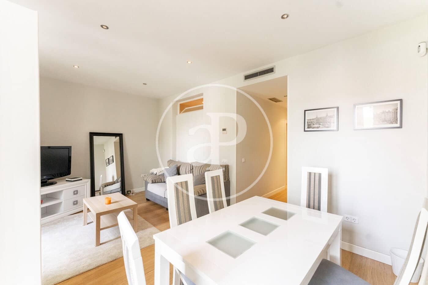 2 slaapkamer Appartement te huur in Madrid stad - € 2.000 (Ref: 9132621)