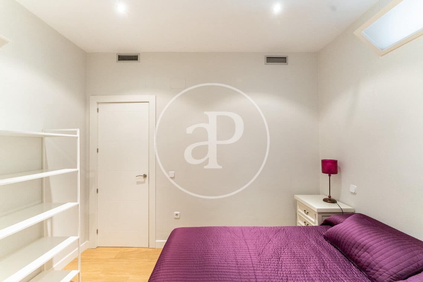 2 slaapkamer Appartement te huur in Madrid stad - € 2.000 (Ref: 9132621)