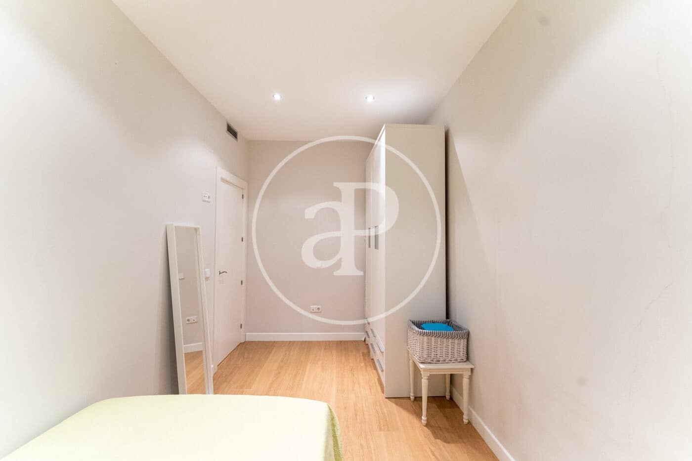2 slaapkamer Appartement te huur in Madrid stad - € 2.000 (Ref: 9132621)