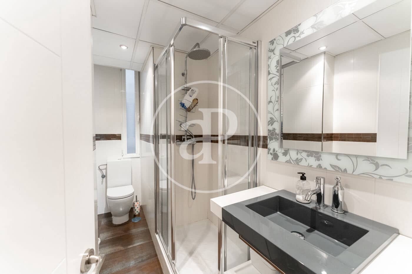 2 slaapkamer Appartement te huur in Madrid stad - € 2.000 (Ref: 9132621)