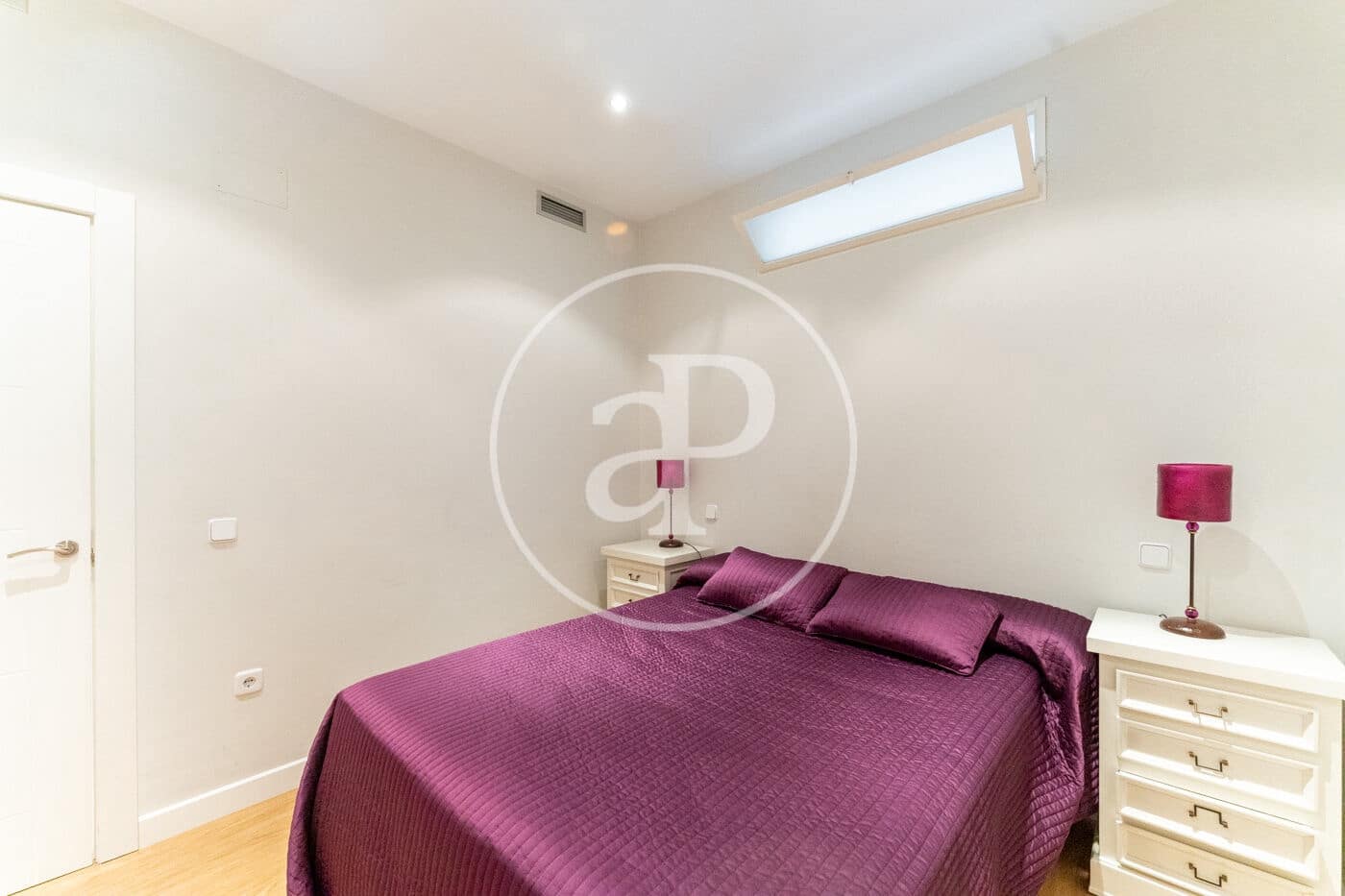 2 slaapkamer Appartement te huur in Madrid stad - € 2.000 (Ref: 9132621)
