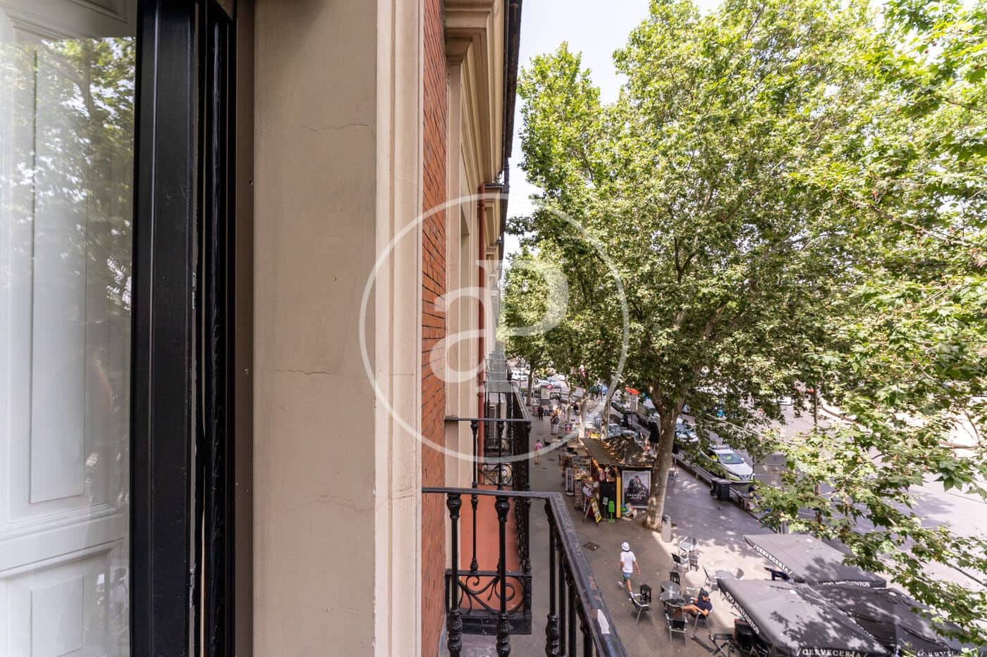 2 slaapkamer Appartement te huur in Madrid stad - € 2.000 (Ref: 9132621)
