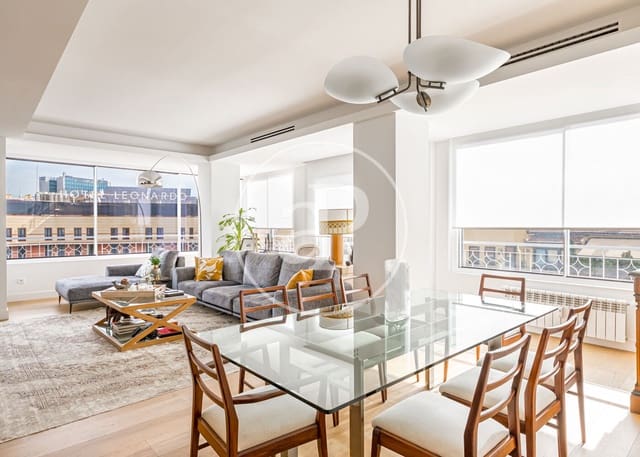 3 soveværelse Lejlighed til salg i Universidad, Madrid by - € 2.195.000 (Ref: 9137385)