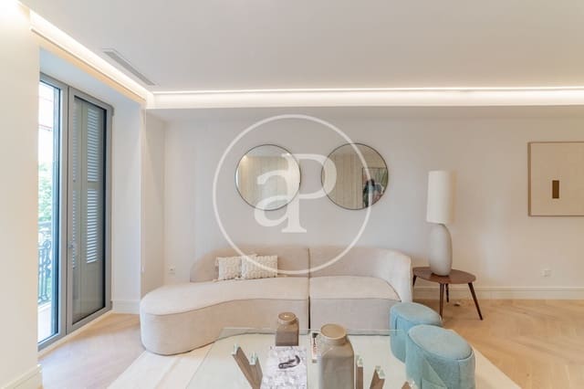 Apartamento de 2 habitaciones en Trafalgar, Madrid ciudad en alquiler con piscina - 5.500 € (Ref: 9137386)