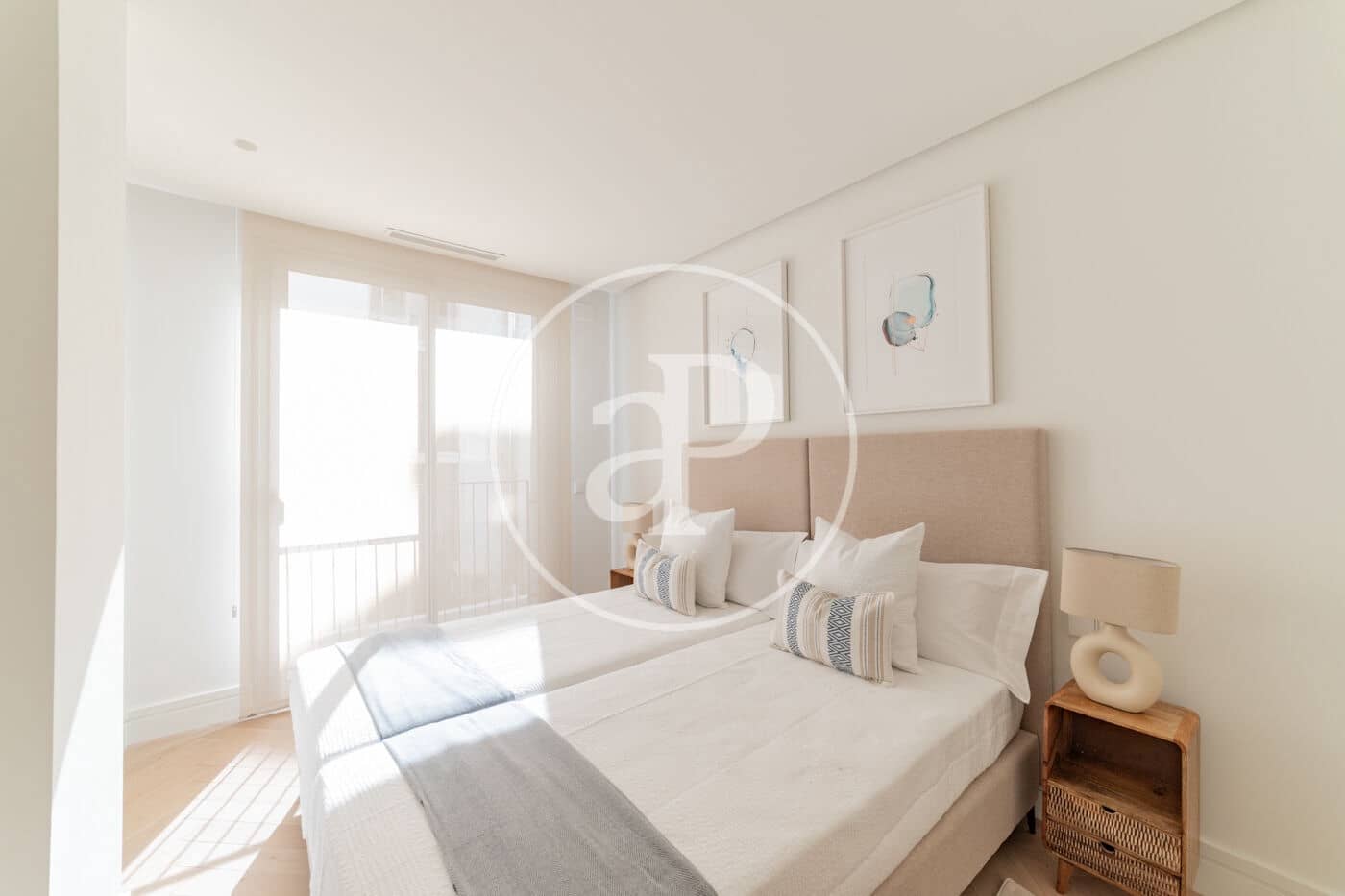 2 soverom Leilighet til leie i Madrid by med svømmebasseng - € 5 400 (Ref: 9137386)