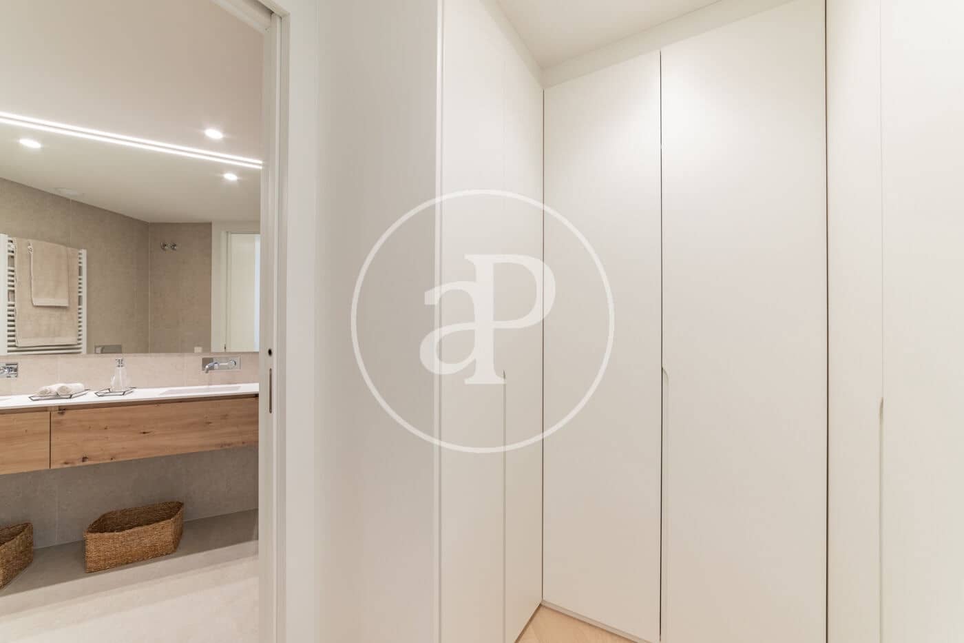 2 soverom Leilighet til leie i Madrid by med svømmebasseng - € 5 400 (Ref: 9137386)