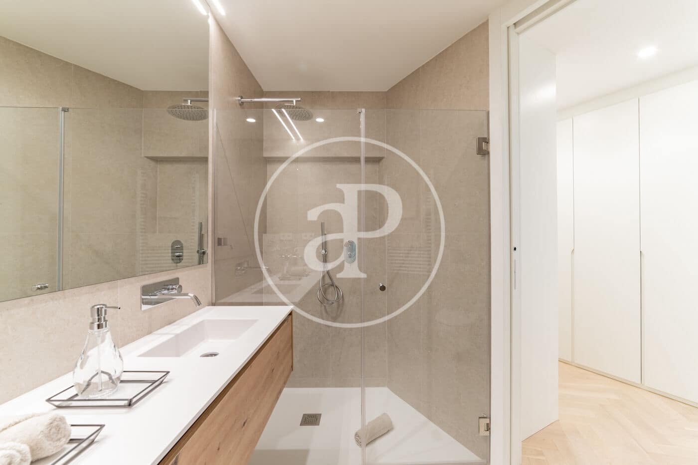 2 soverom Leilighet til leie i Madrid by med svømmebasseng - € 5 400 (Ref: 9137386)