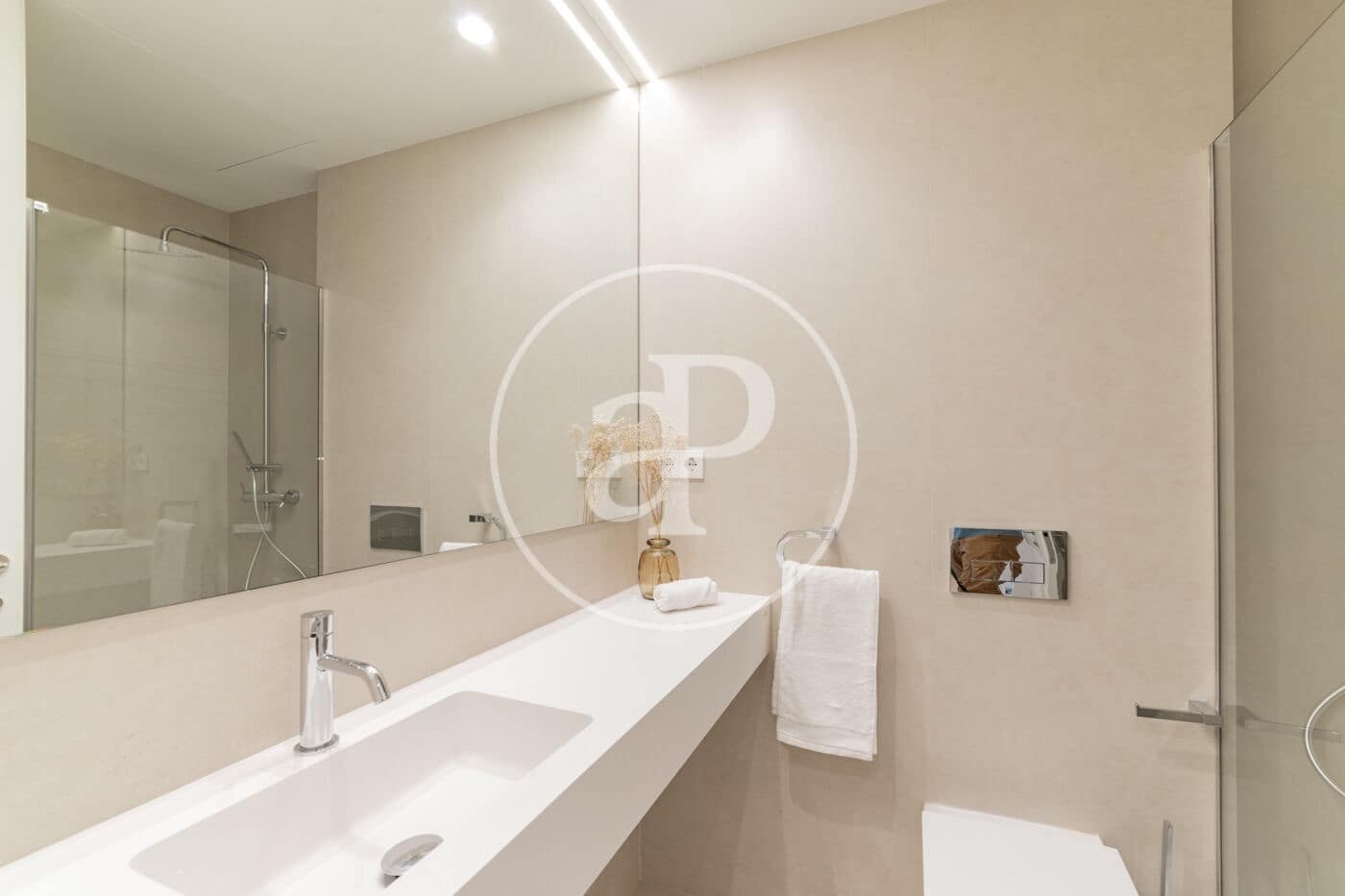 2 soverom Leilighet til leie i Madrid by med svømmebasseng - € 5 400 (Ref: 9137386)