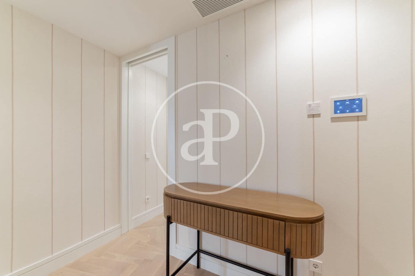 2 soverom Leilighet til leie i Madrid by med svømmebasseng - € 5 400 (Ref: 9137386)