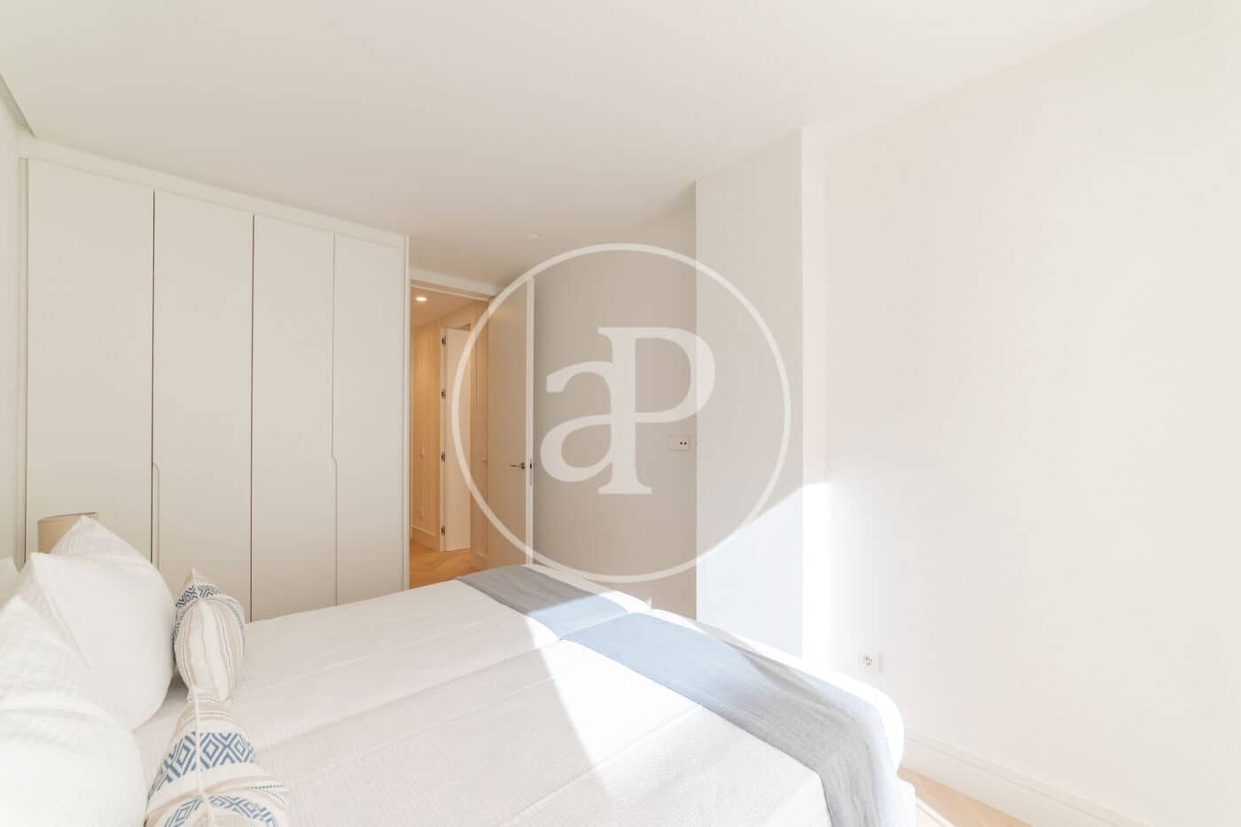 2 soverom Leilighet til leie i Madrid by med svømmebasseng - € 5 400 (Ref: 9137386)