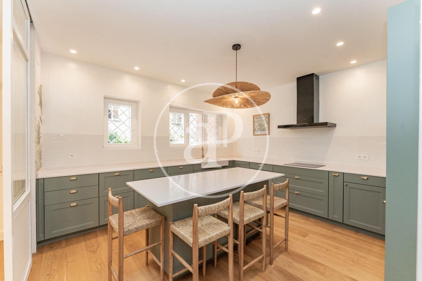 3 soveværelse Lejlighed til leje i Madrid by - € 5.000 (Ref: 9137387)