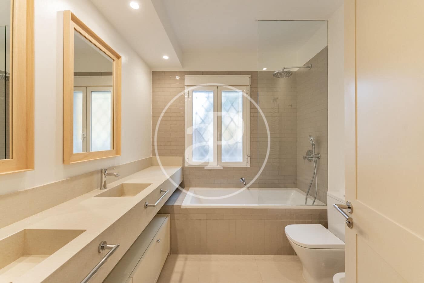 3 soveværelse Lejlighed til leje i Madrid by - € 5.000 (Ref: 9137387)