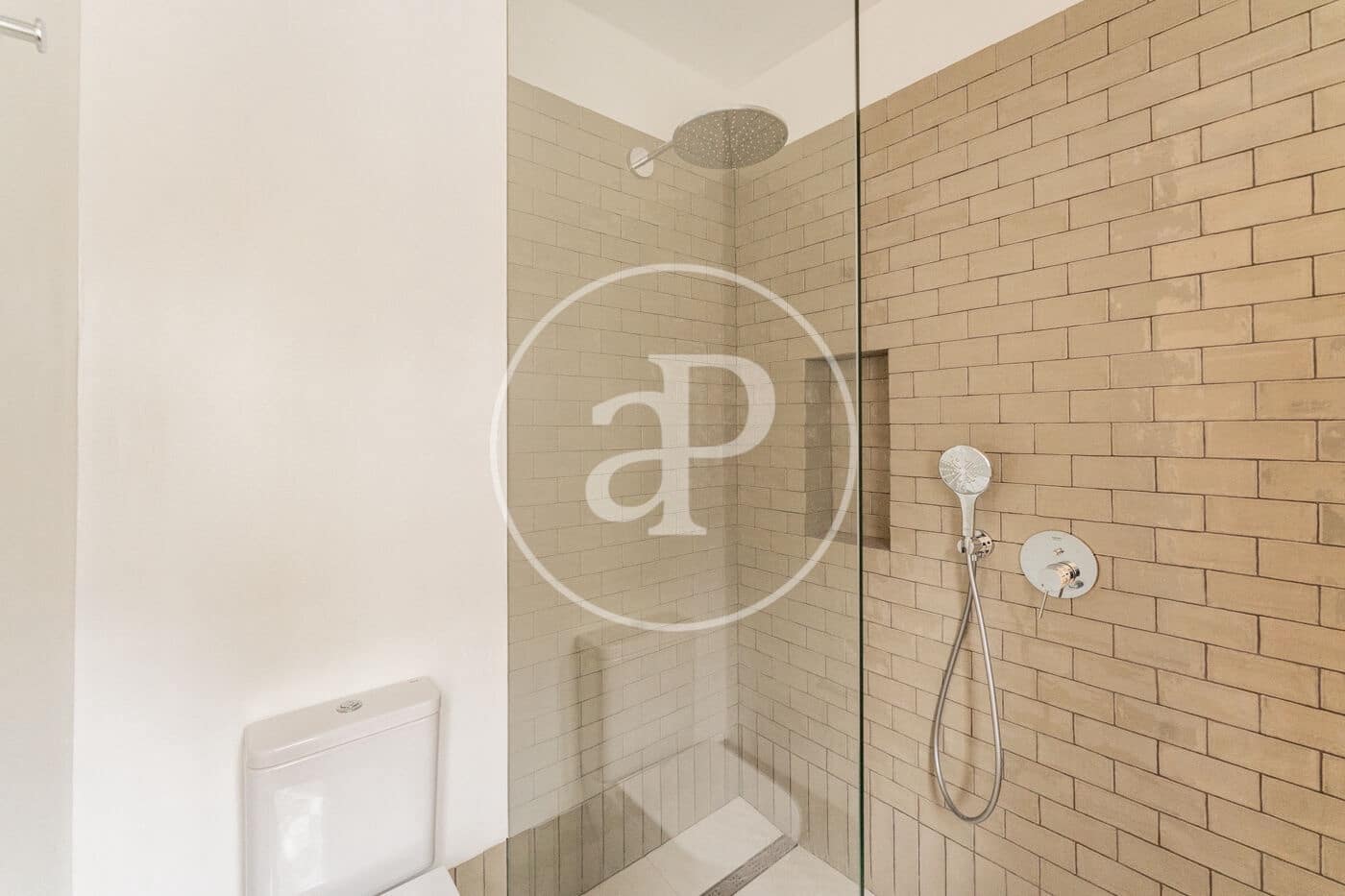 3 soveværelse Lejlighed til leje i Madrid by - € 5.000 (Ref: 9137387)