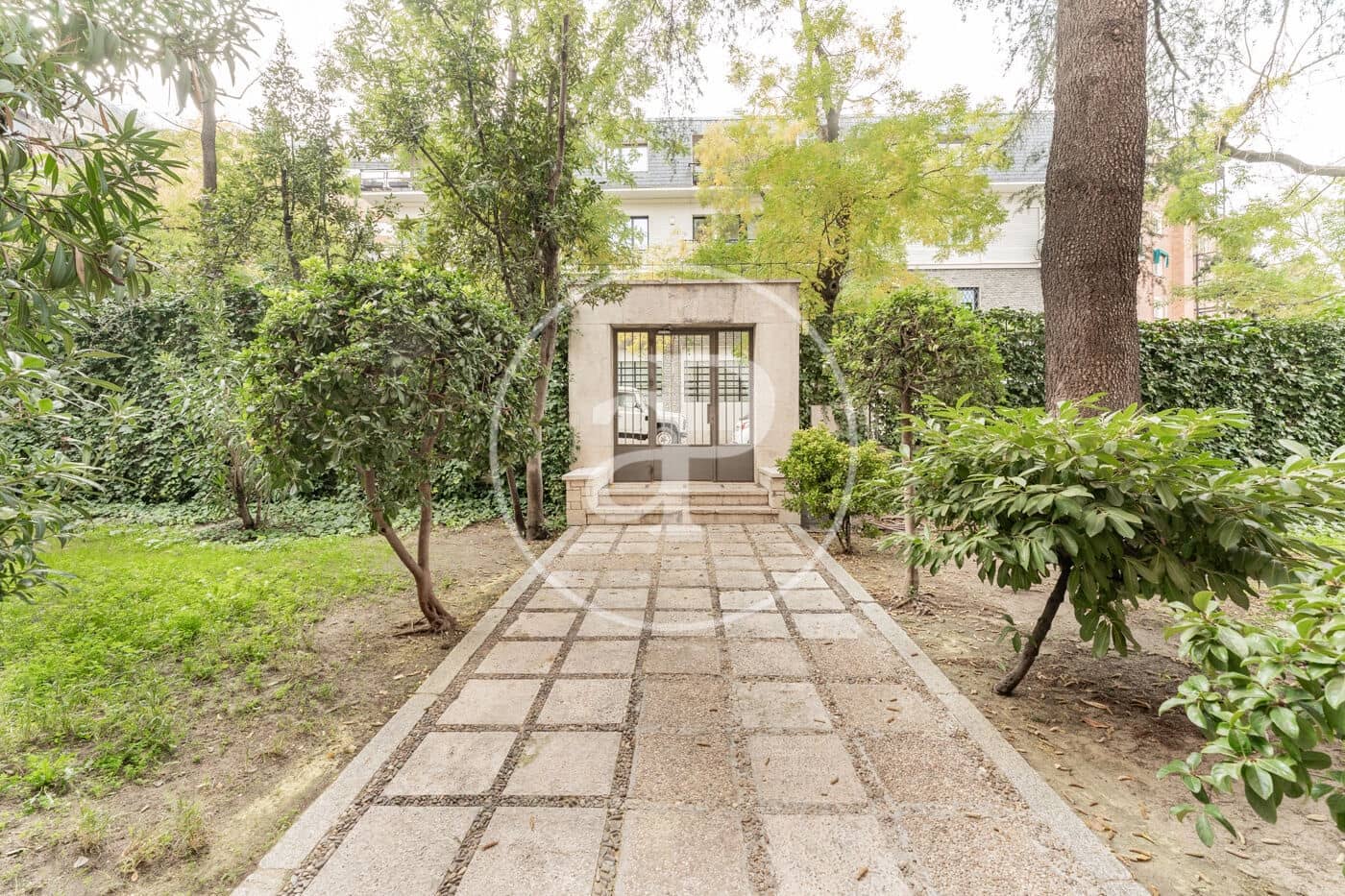 3 soveværelse Lejlighed til leje i Madrid by - € 5.000 (Ref: 9137387)