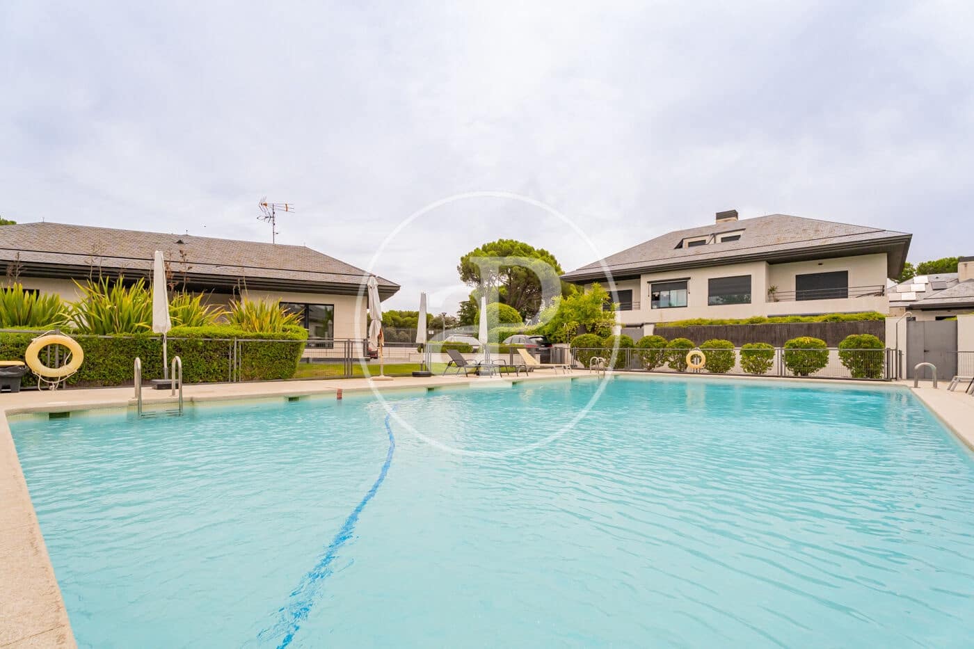 5 soverom Villa til salgs i Boadilla del Monte med svømmebasseng - € 1 300 000 (Ref: 9141805)