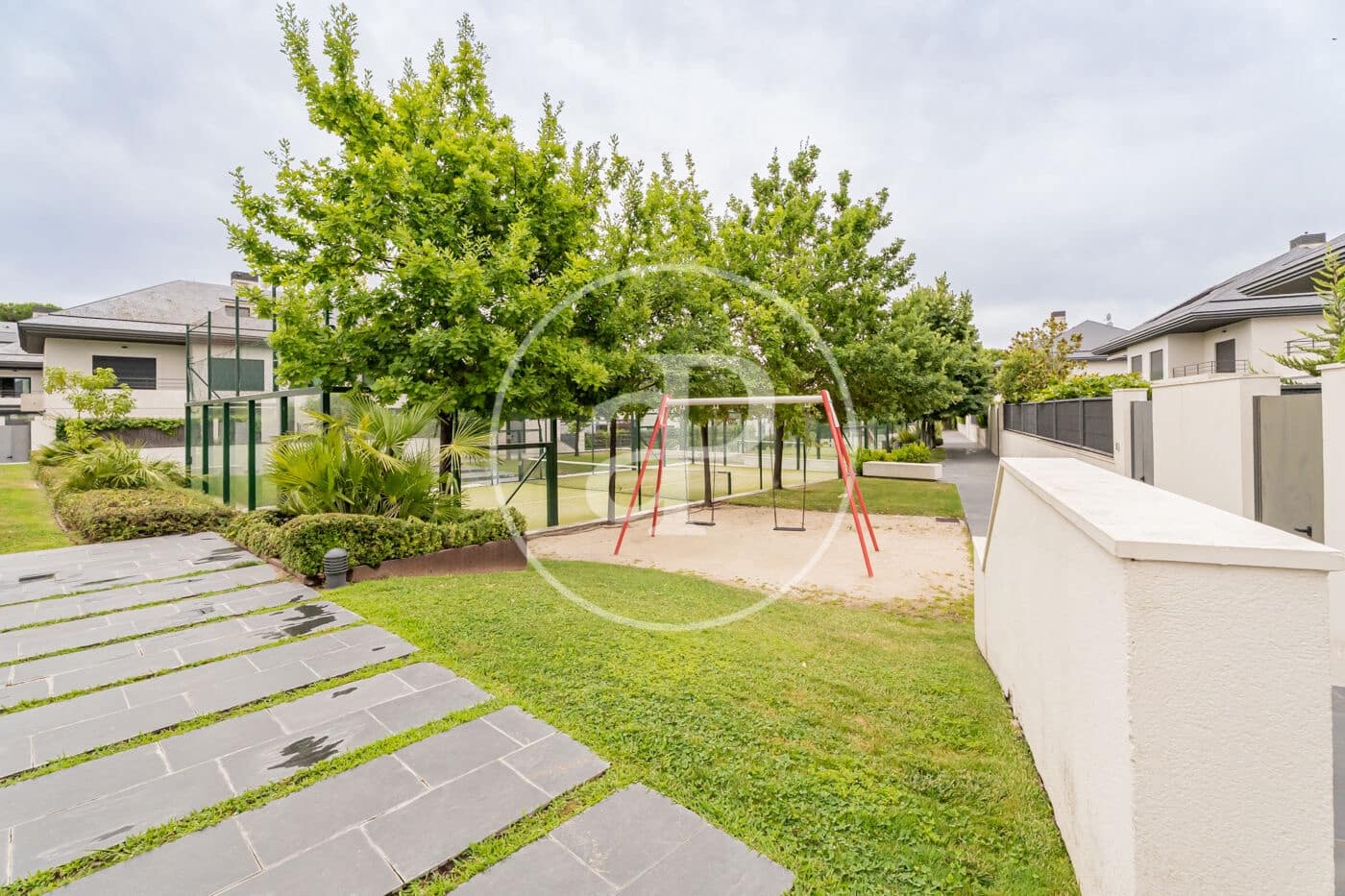 5 soverom Villa til salgs i Boadilla del Monte med svømmebasseng - € 1 300 000 (Ref: 9141805)